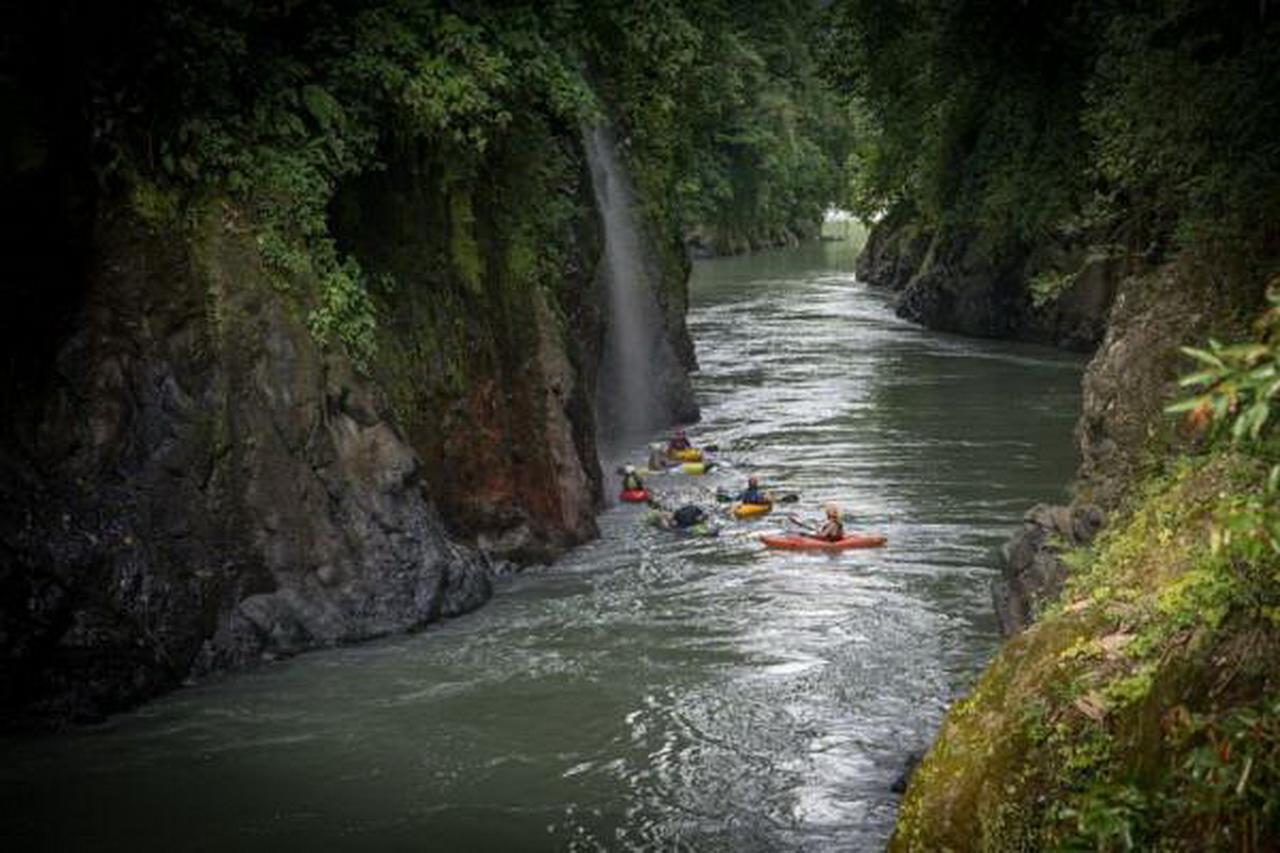 Pacuare River Lodge Bajo Tigre Экстерьер фото